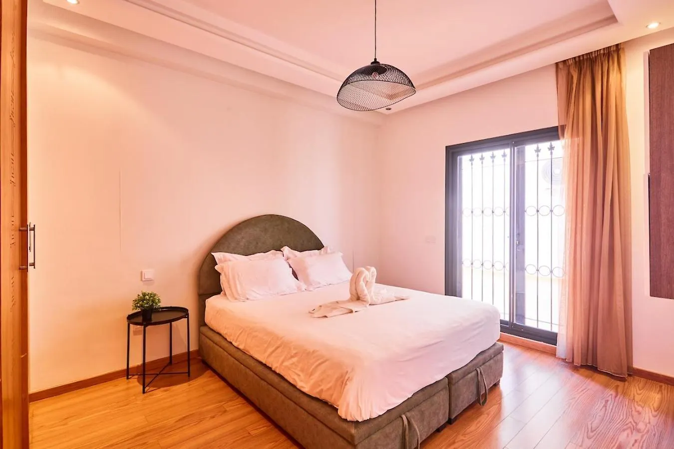 Casablanca 3 Bed Unit In Triangle D'Or With Parking Apartment