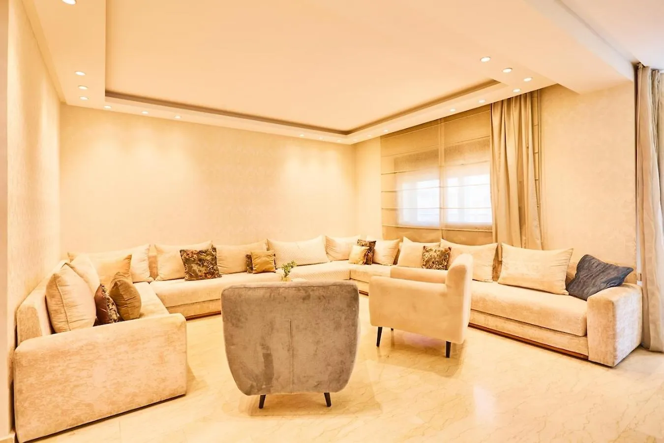Casablanca 3 Bed Unit In Triangle D'Or With Parking Apartment Morocco