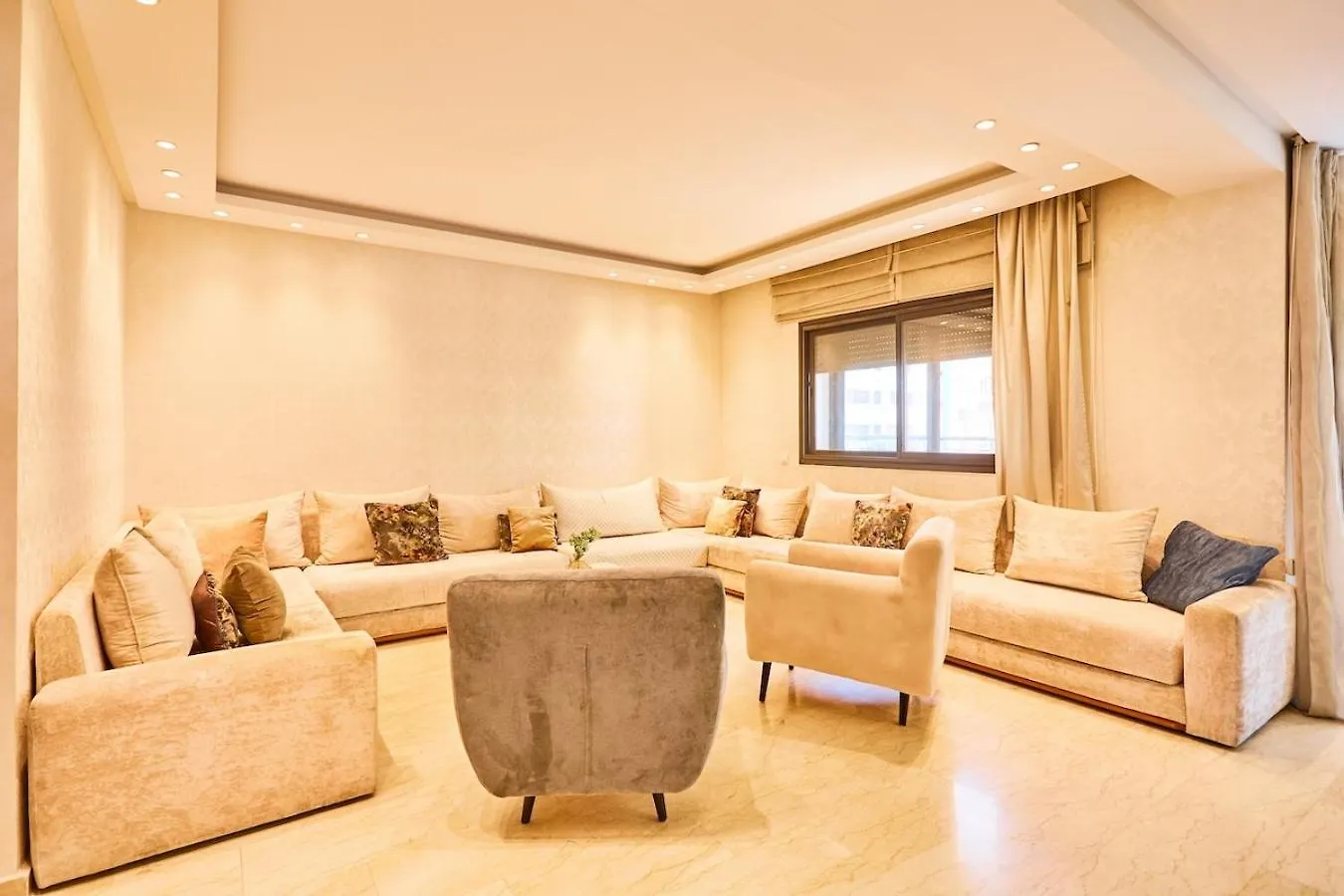 Casablanca 3 Bed Unit In Triangle D'Or With Parking Apartment 0*,  Morocco