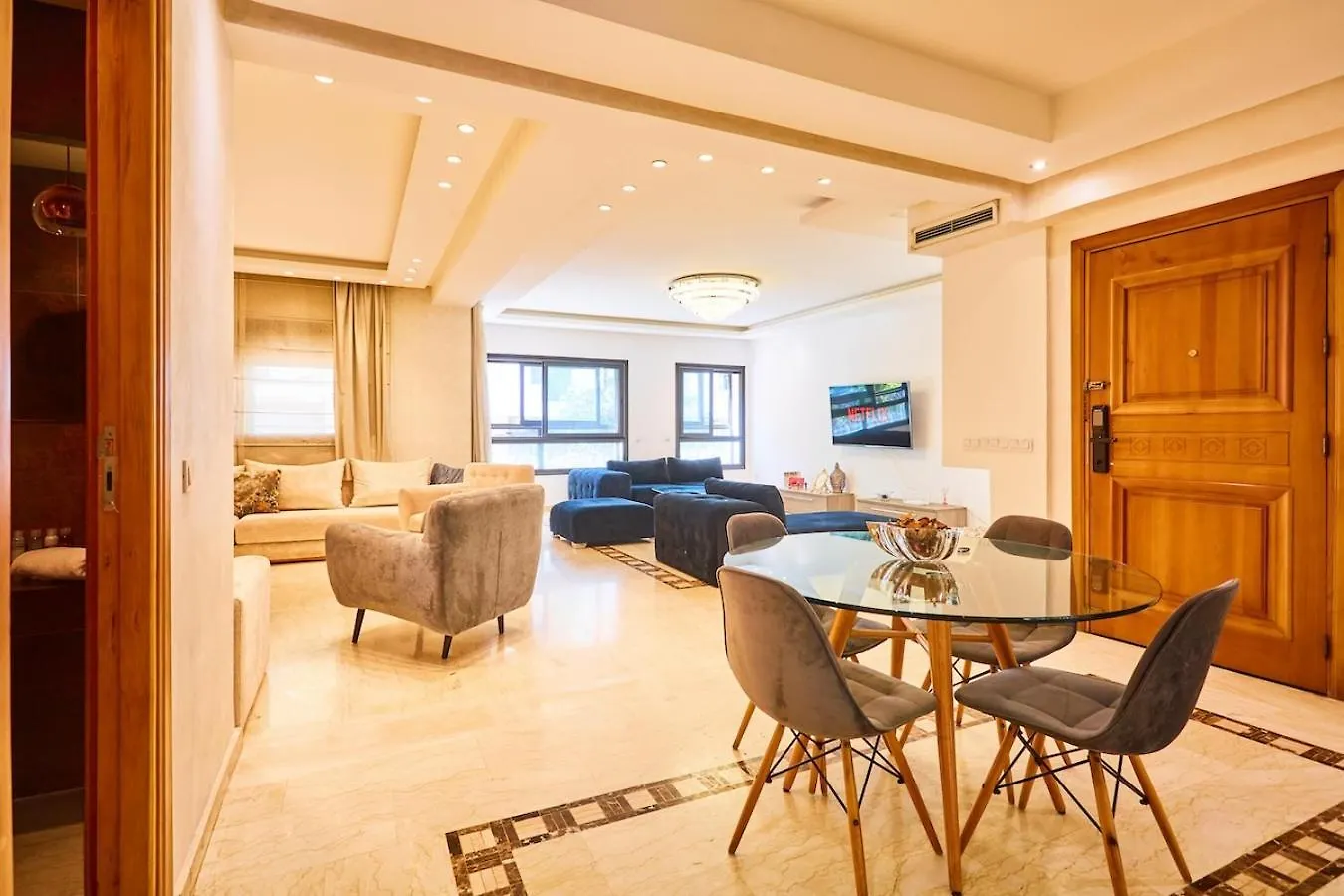 Casablanca 3 Bed Unit In Triangle D'Or With Parking Apartment