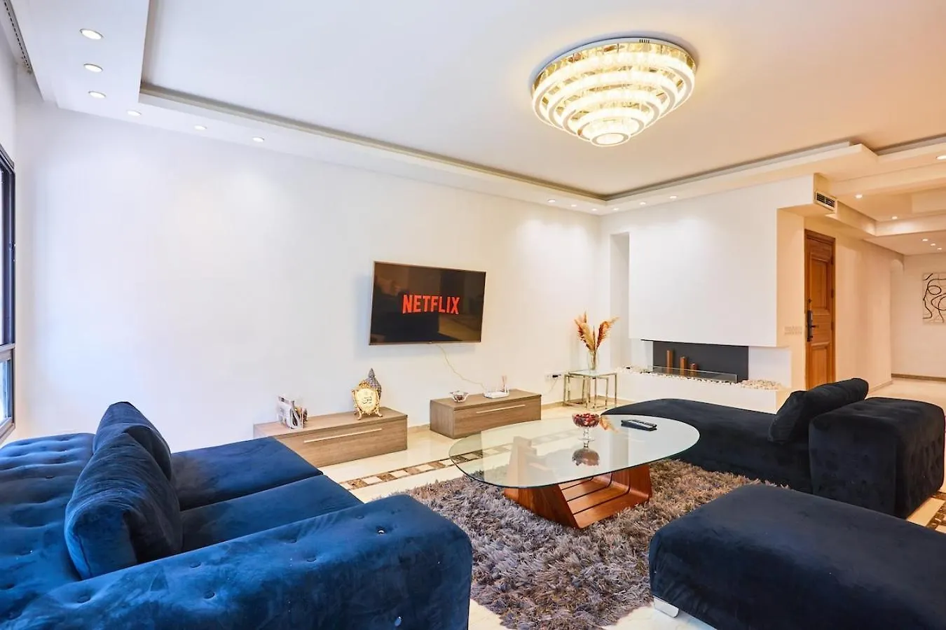 Casablanca 3 Bed Unit In Triangle D\'Or With Parking location